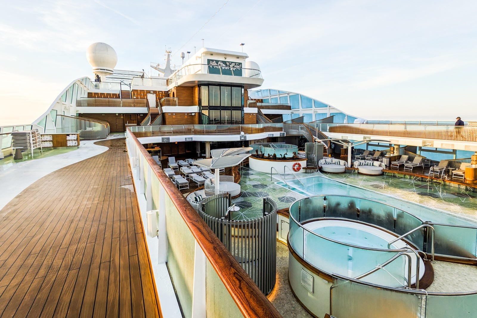 Pool deck on Oceania's Vista.
