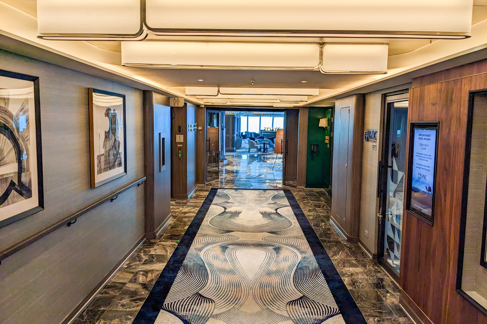 Hallway on Oceania's Vista.