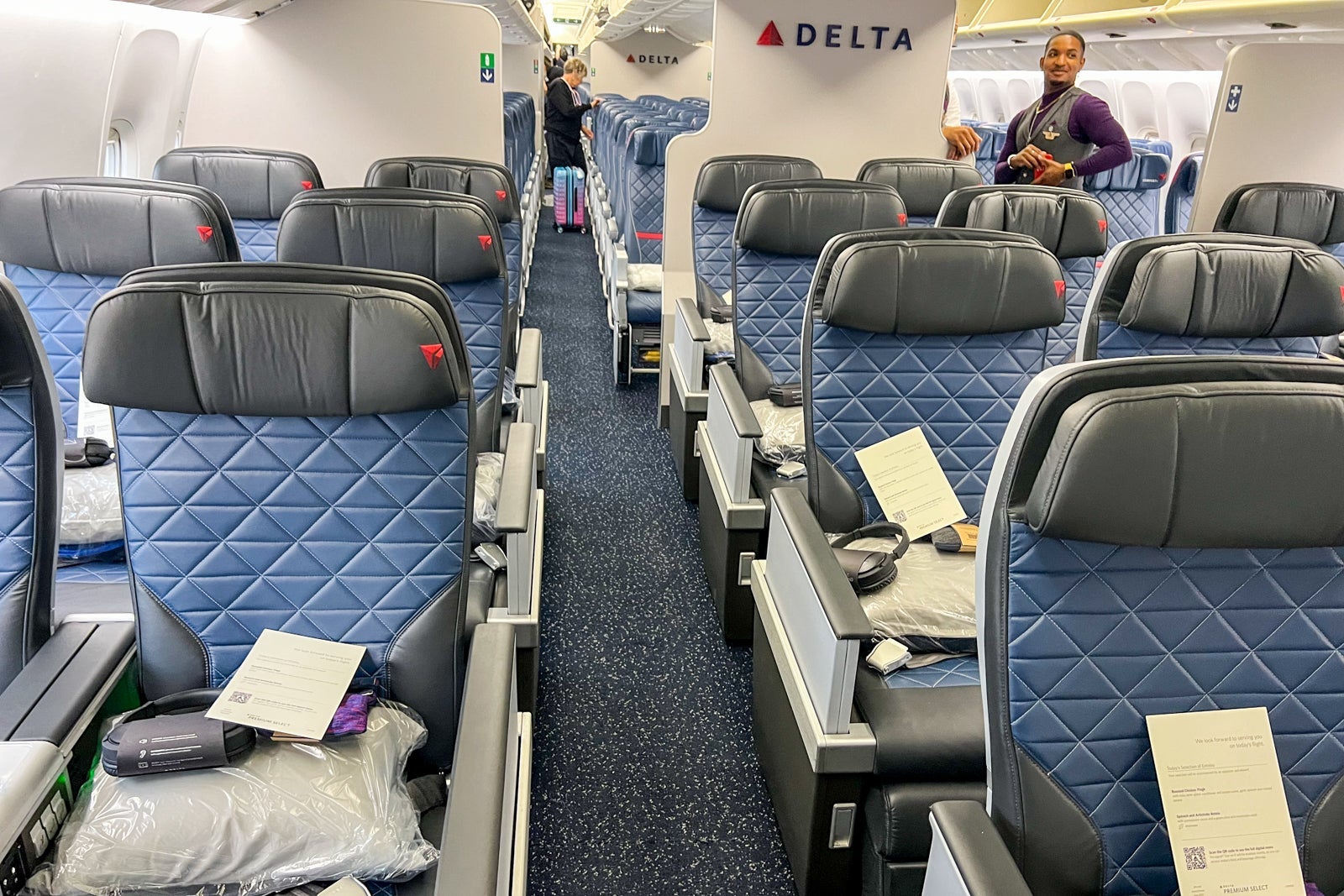 Delta cabin