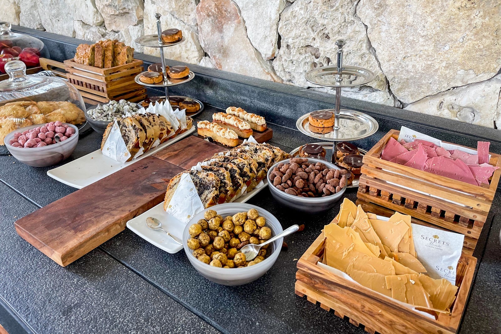 Secrets Impression Moxche lounge snacks