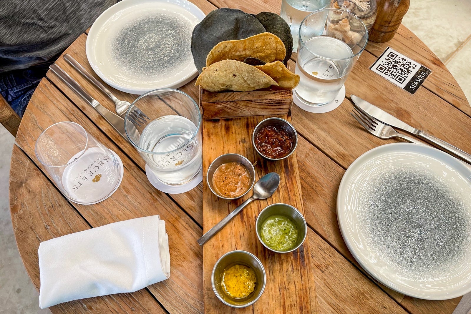 Seasoul chips + salsa. Secrets Impression Moxche Playa del Carmen