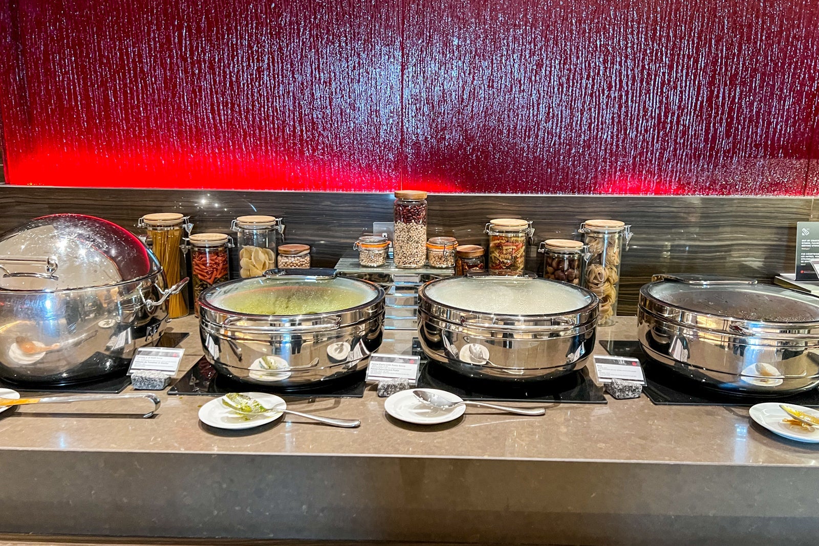 Air Canada Maple Leaf Lounge