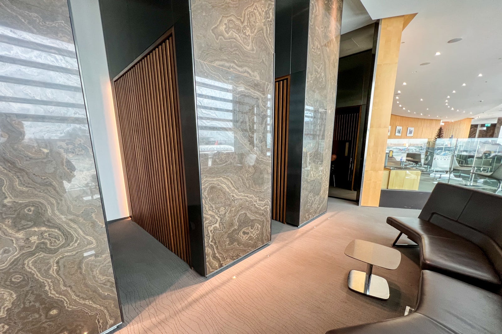 Air Canada Maple Leaf Lounge