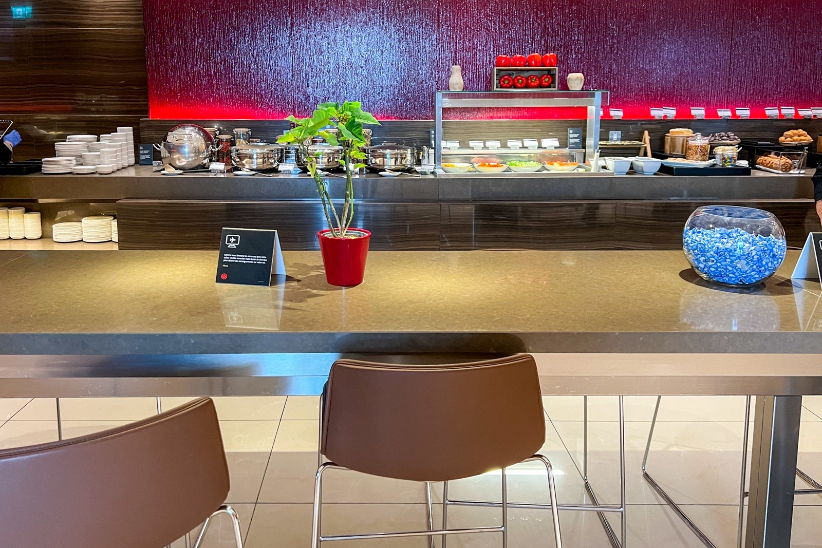 Air Canada Maple Leaf Lounge