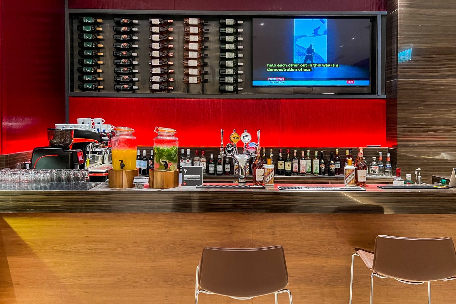 Air Canada Maple Leaf Lounge