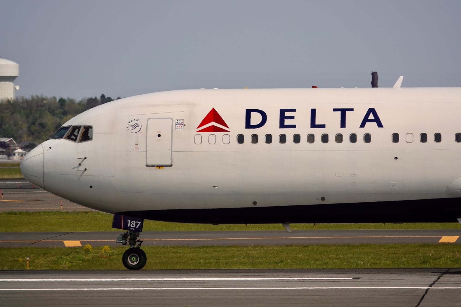Delta Boeing 767-300 Boston Logan BOS