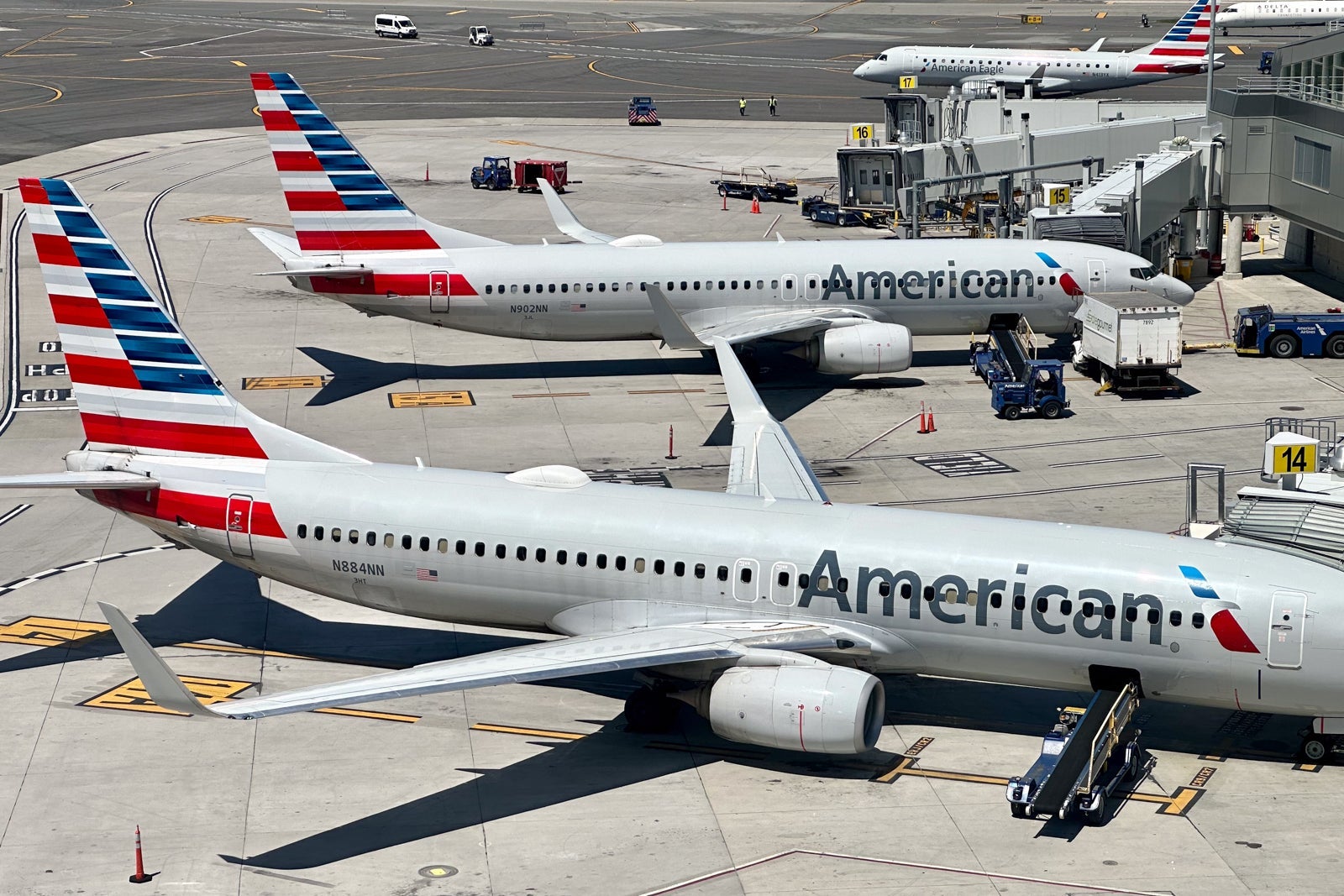American Airlines Boeing 737 LaGuardia Airport LGA