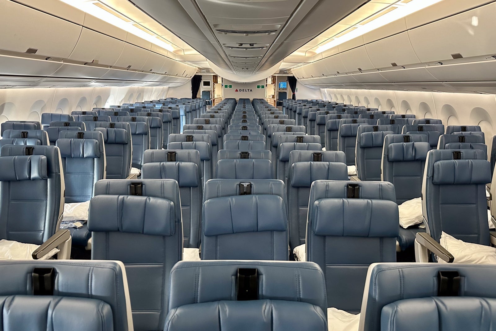 Delta seating