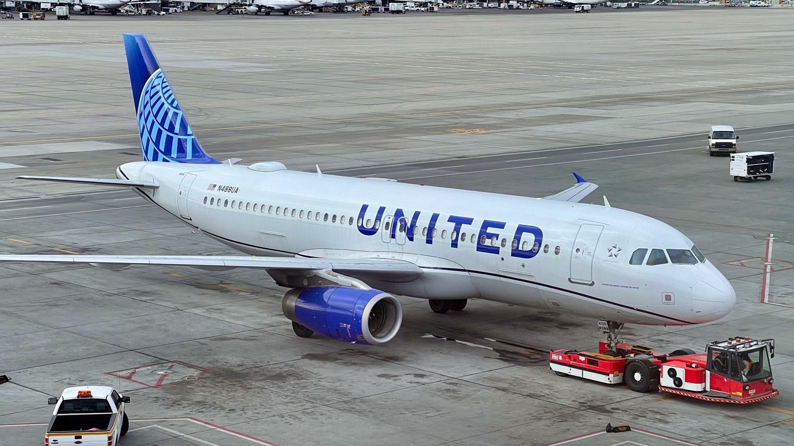 United Airlines Denver DEN Airport Airbus A320