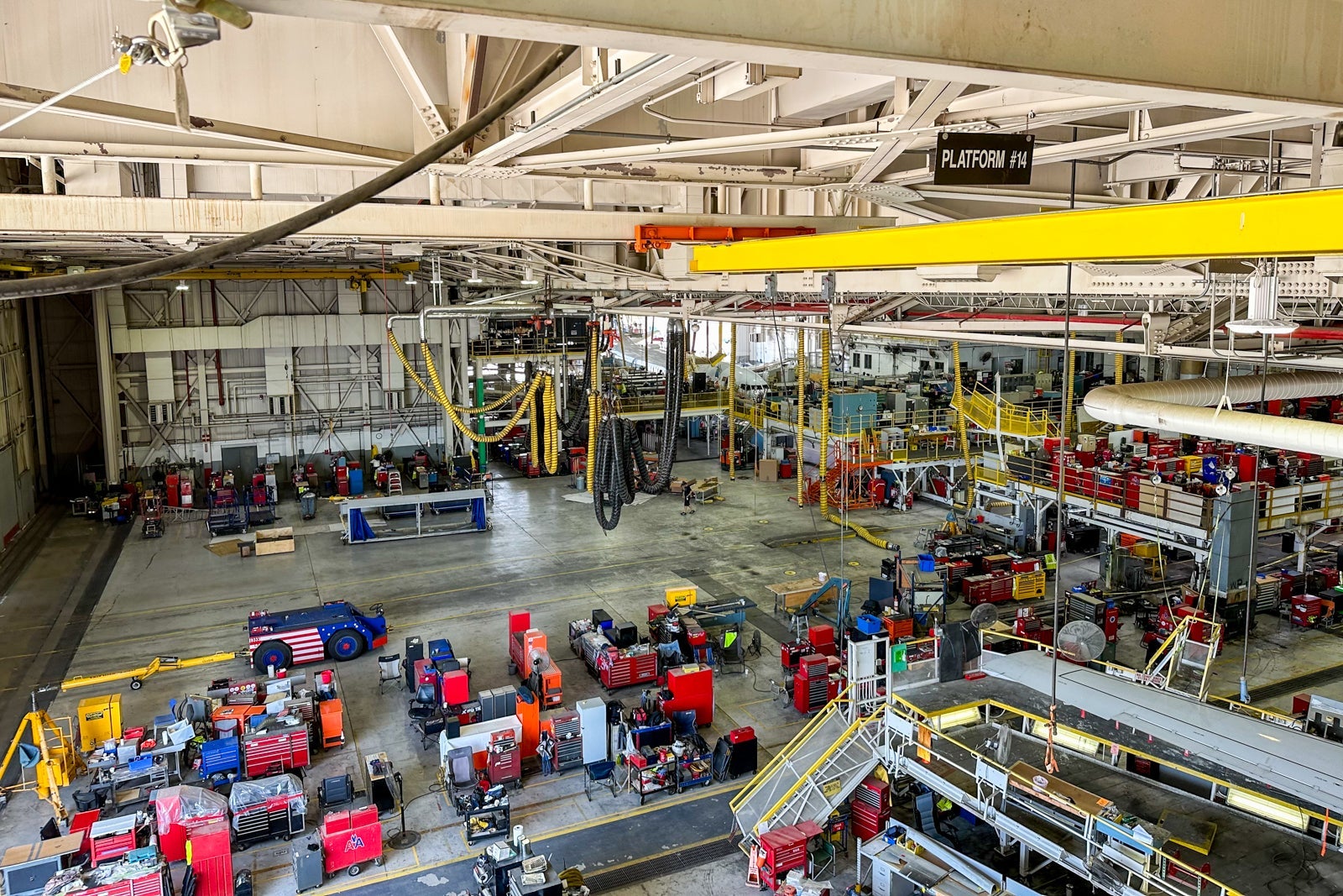 تجارتی ہوائی جہاز کی بحالی کے چکنے عمل کے اندر