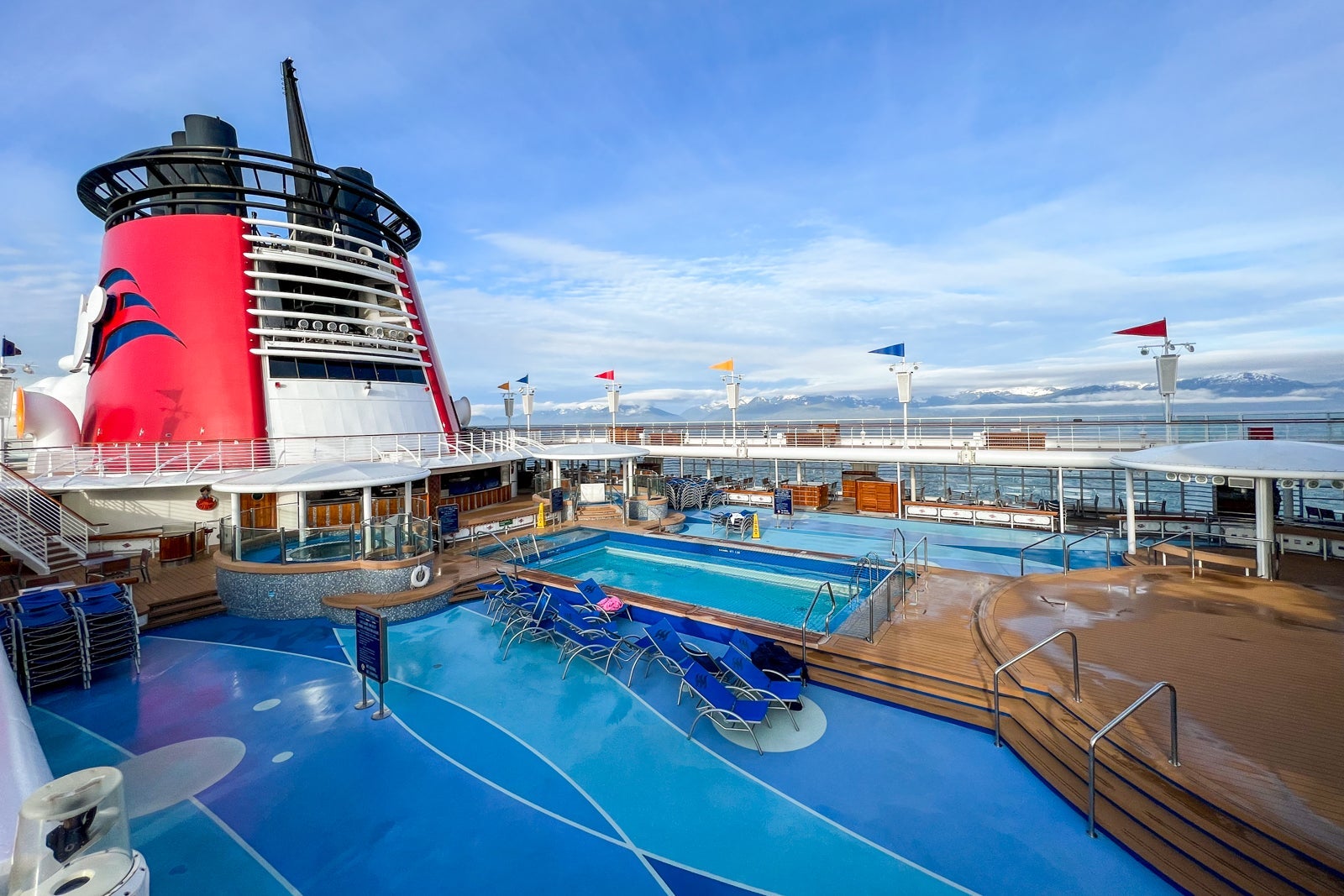 Pool deck on Disney Wonder