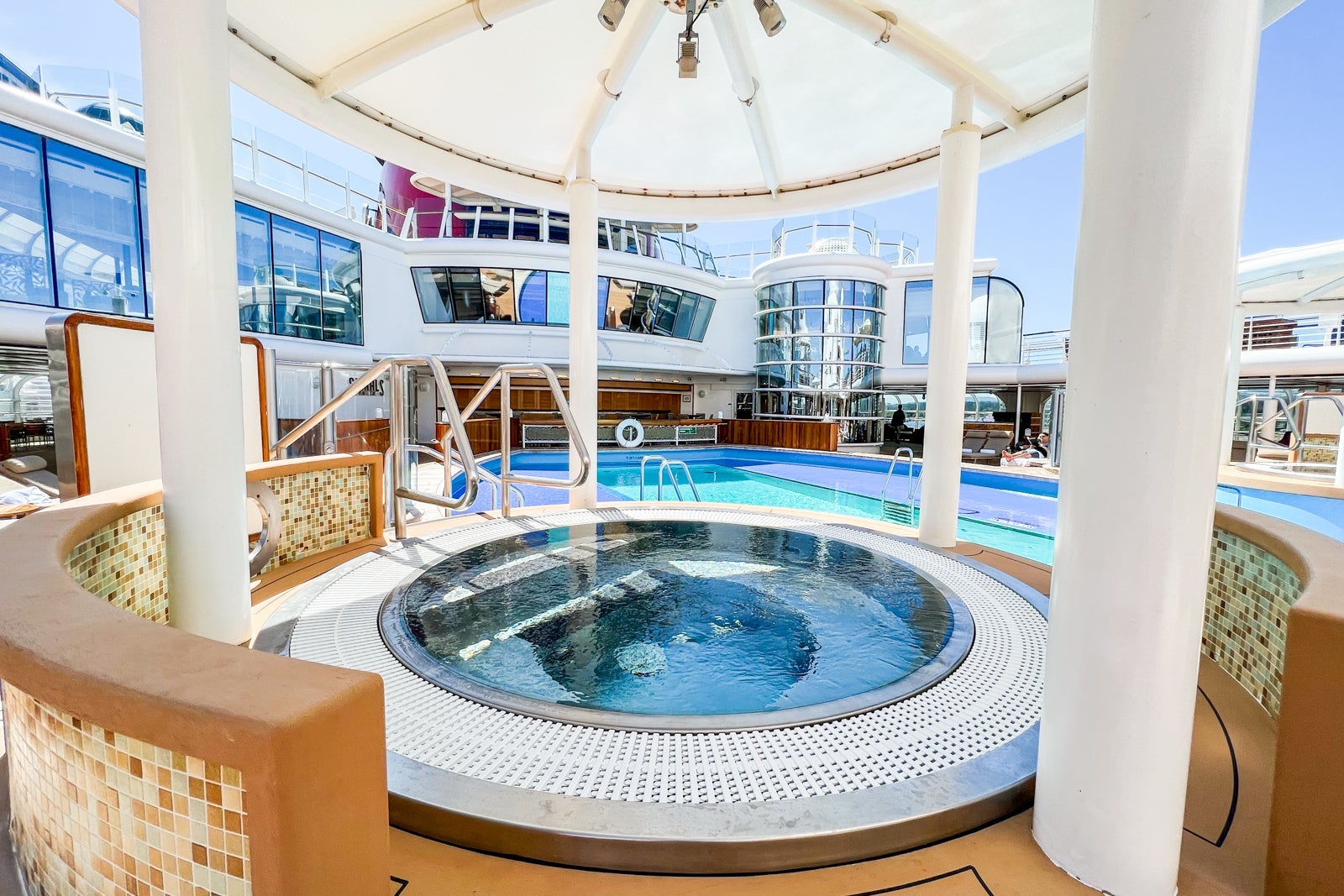 Adult hot tub on Disney Wonder