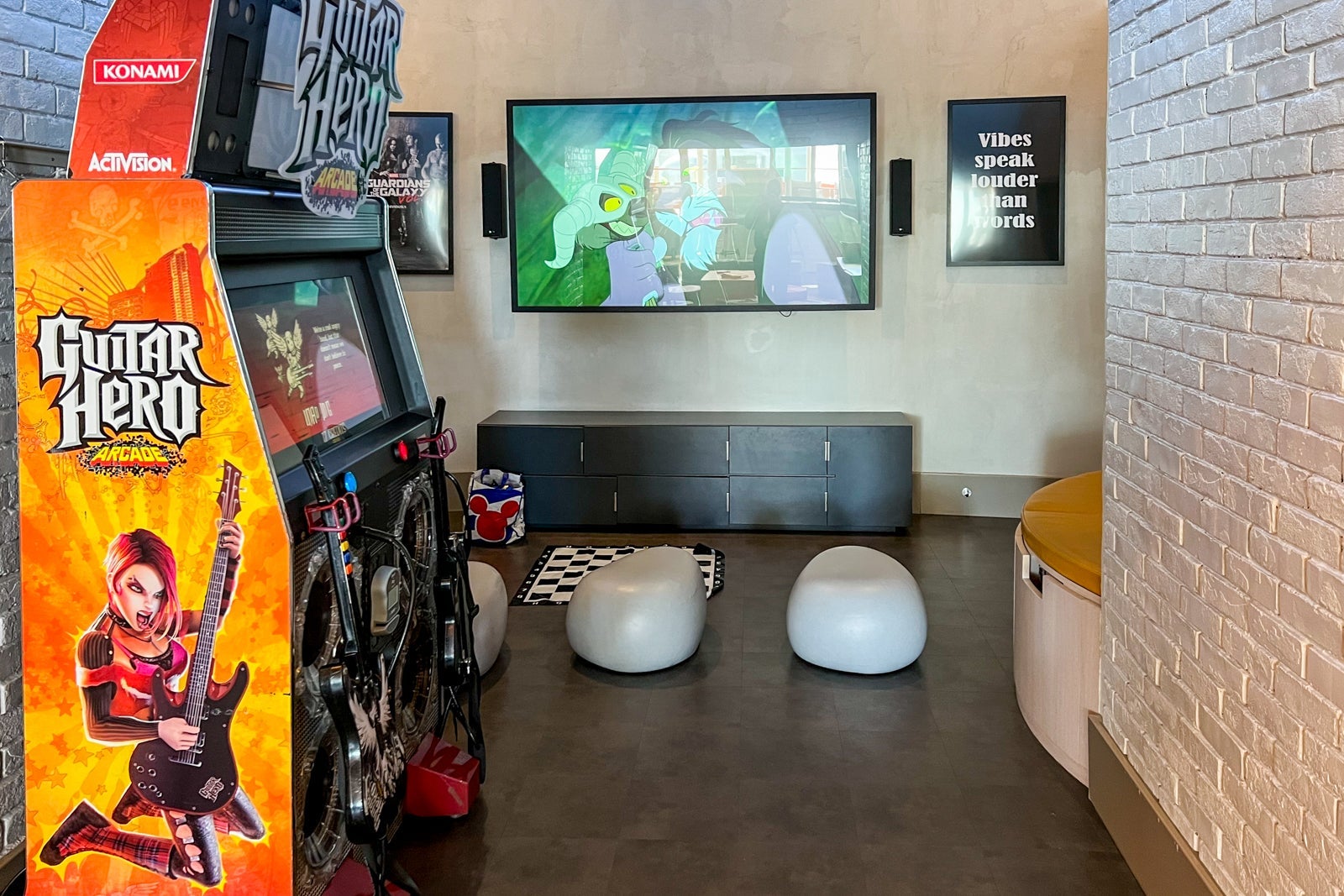 Video games in Vibe teen club on Disney Wonder.