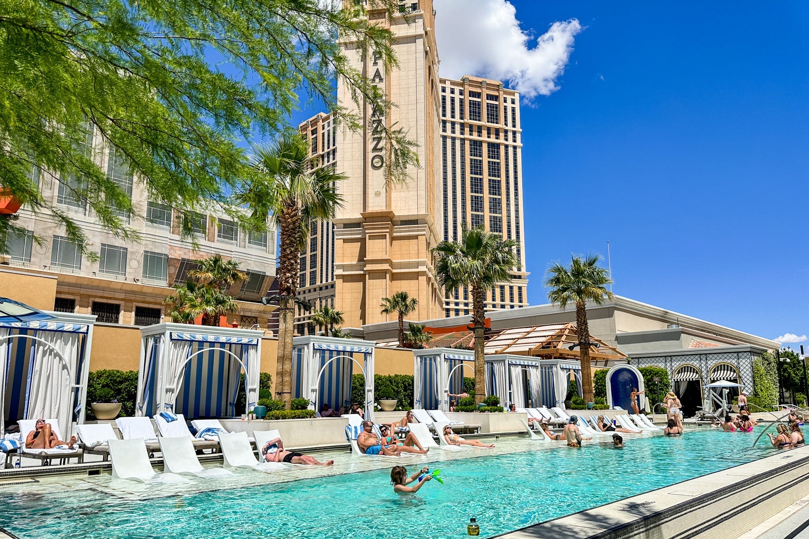 The pool at the Venetian h