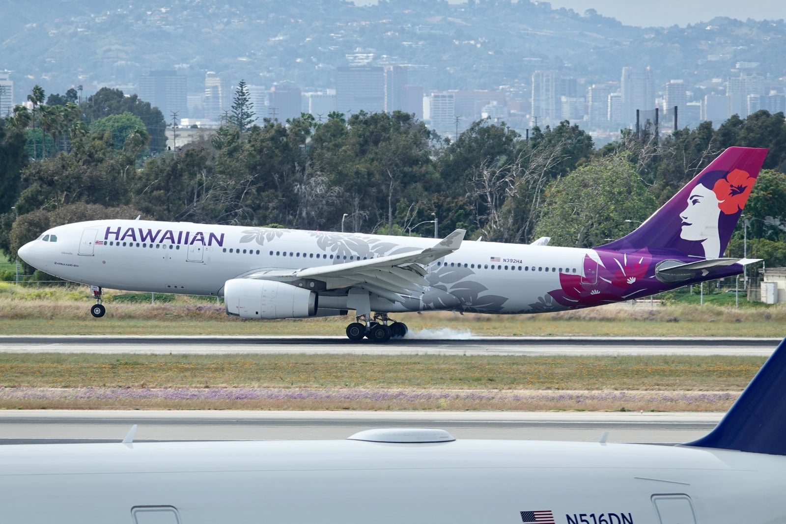 Hawaiian Airlines jet leaving tarmac