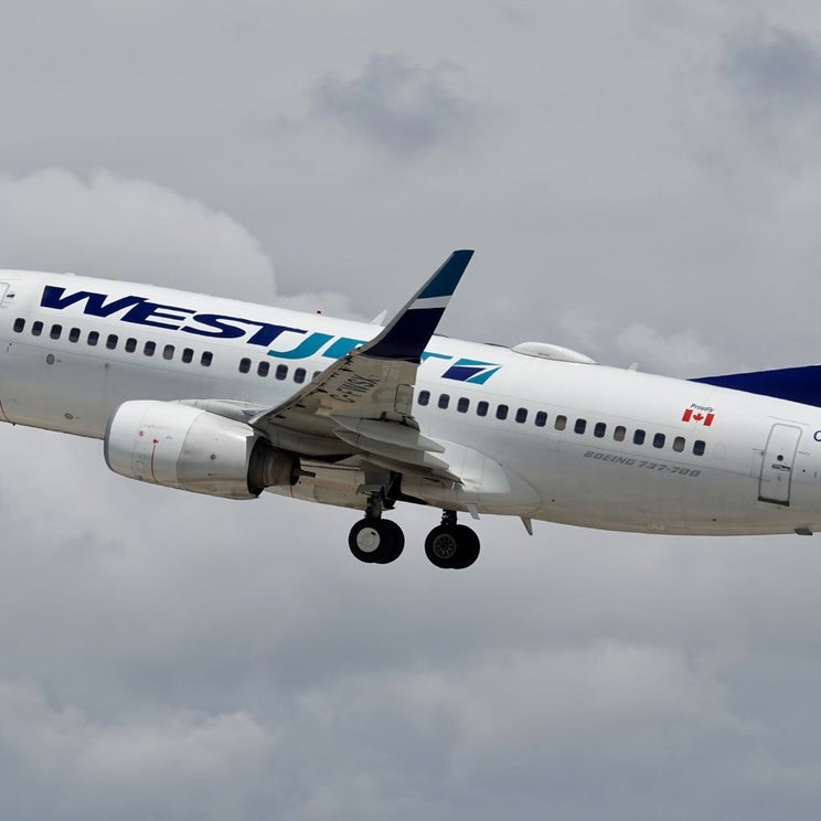 One of Canada’s largest airlines grounds flights as crews strike