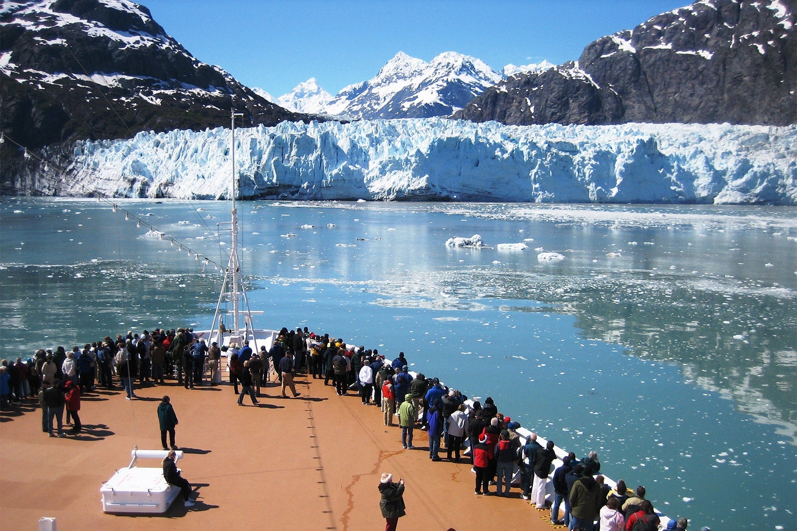 Cruise ship approaches Margerie Glacier in Glacier Bay, Alaska.