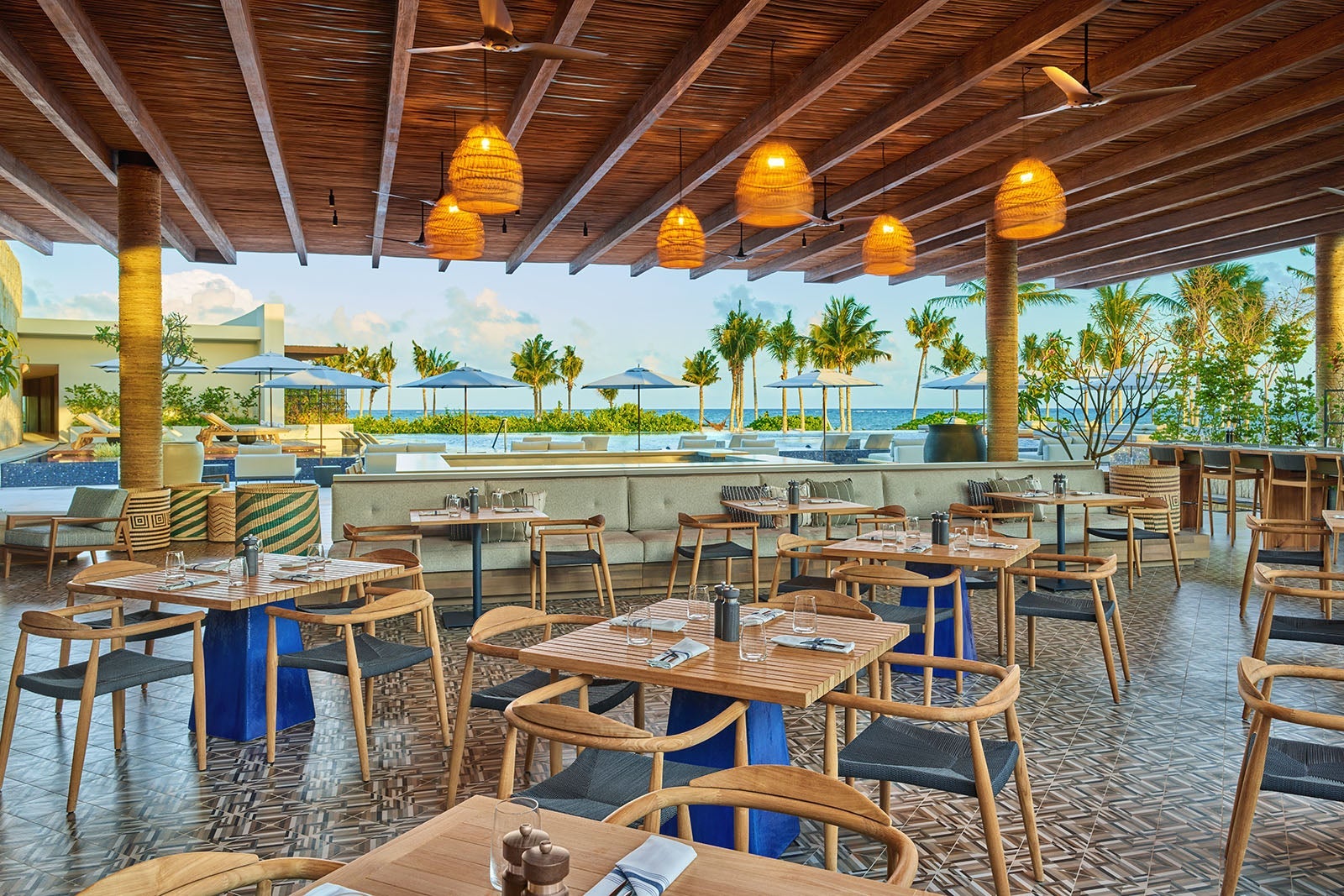St. Regis Kanai Riviera restaurant overlooking the beach