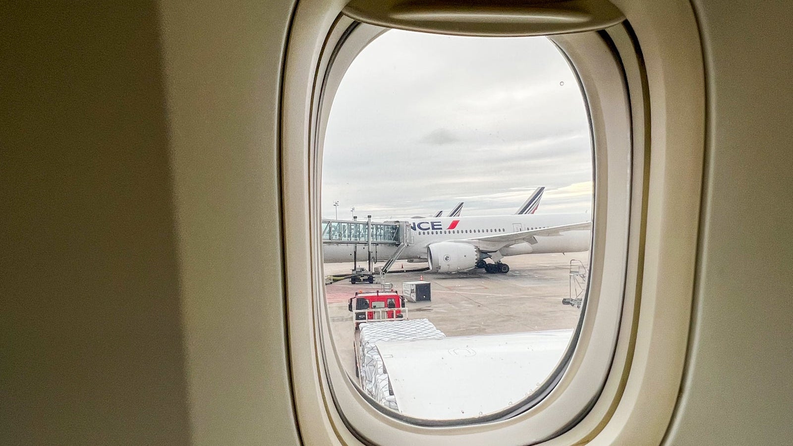 Paris Airport Terminal 2E Air France 22 Boeing 777-300ER