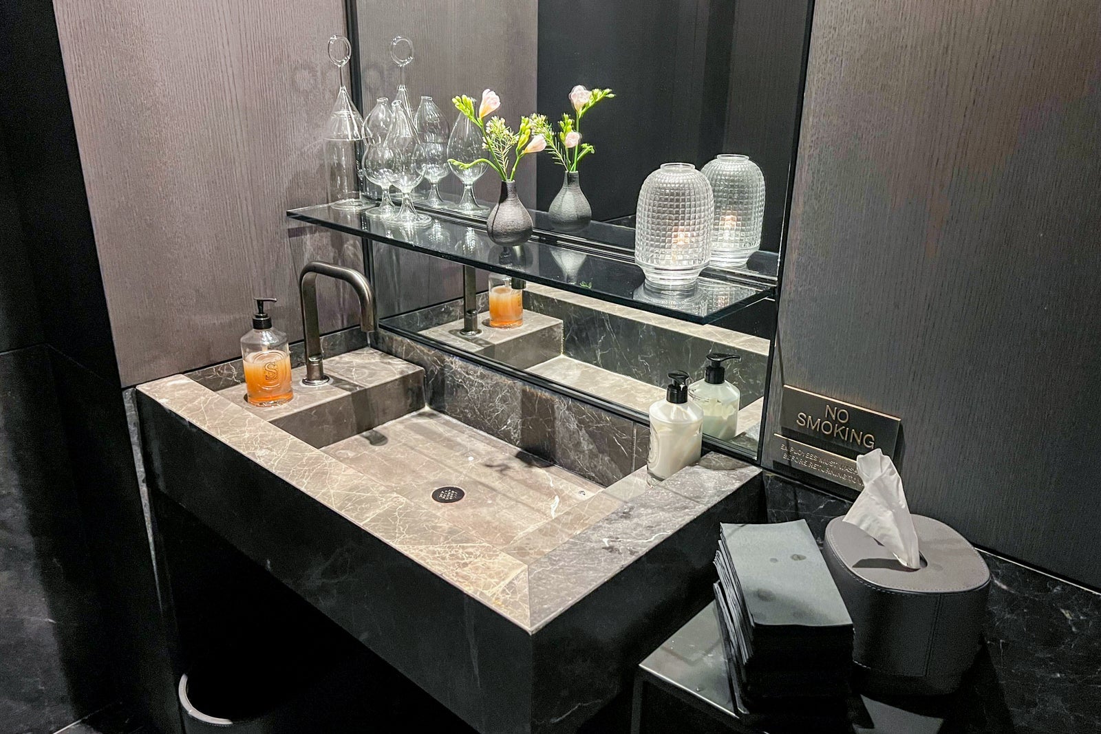 What it's like having dinner at the new American Express Centurion New ...