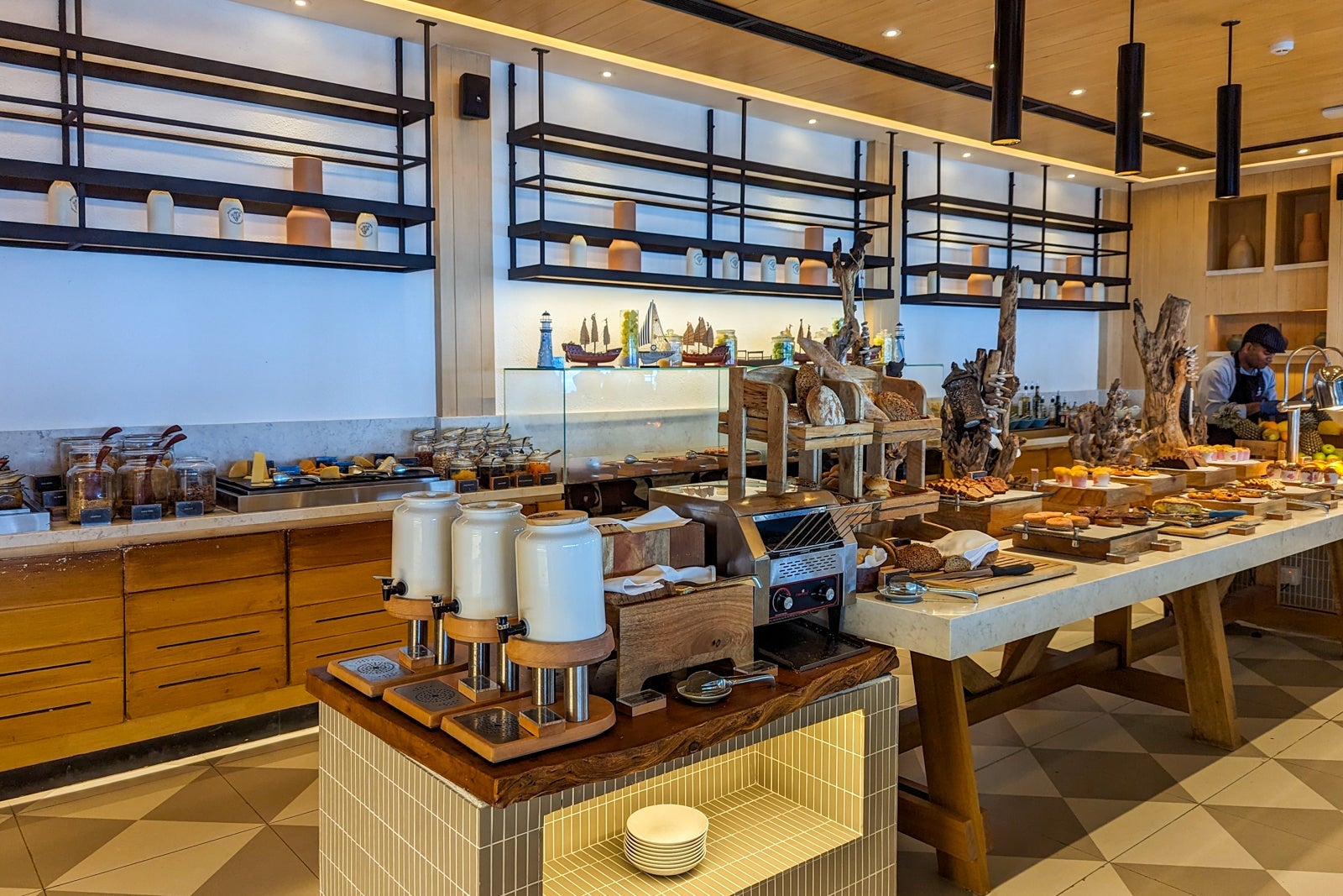 Hilton Maldives Amingiri breakfast