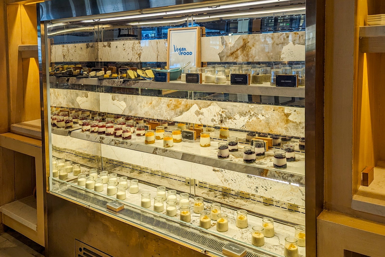 Hilton Maldives Amingiri breakfast