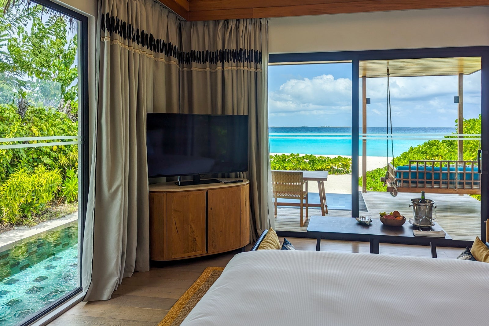 Hilton Maldives Amingiri beach villa