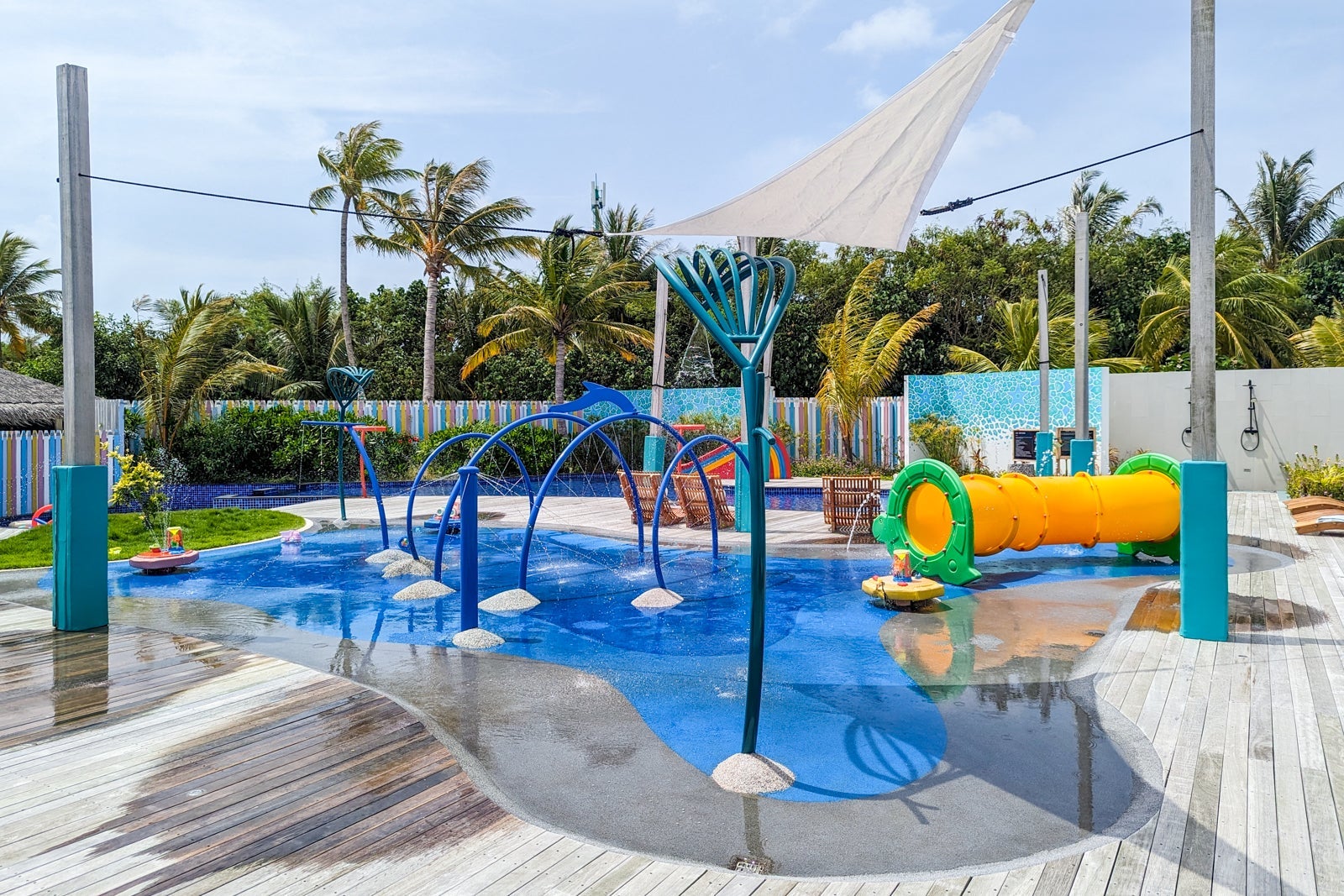 Hilton Maldives Amingiri kid's club