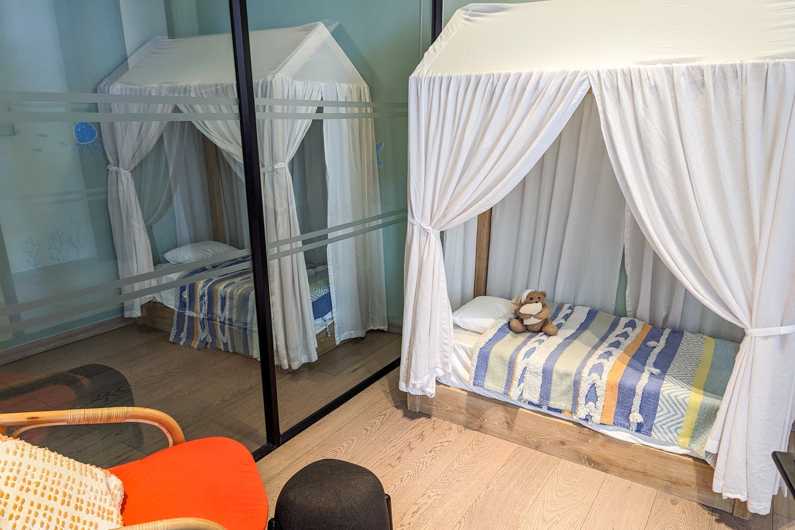 Hilton Maldives Amingiri kid's club