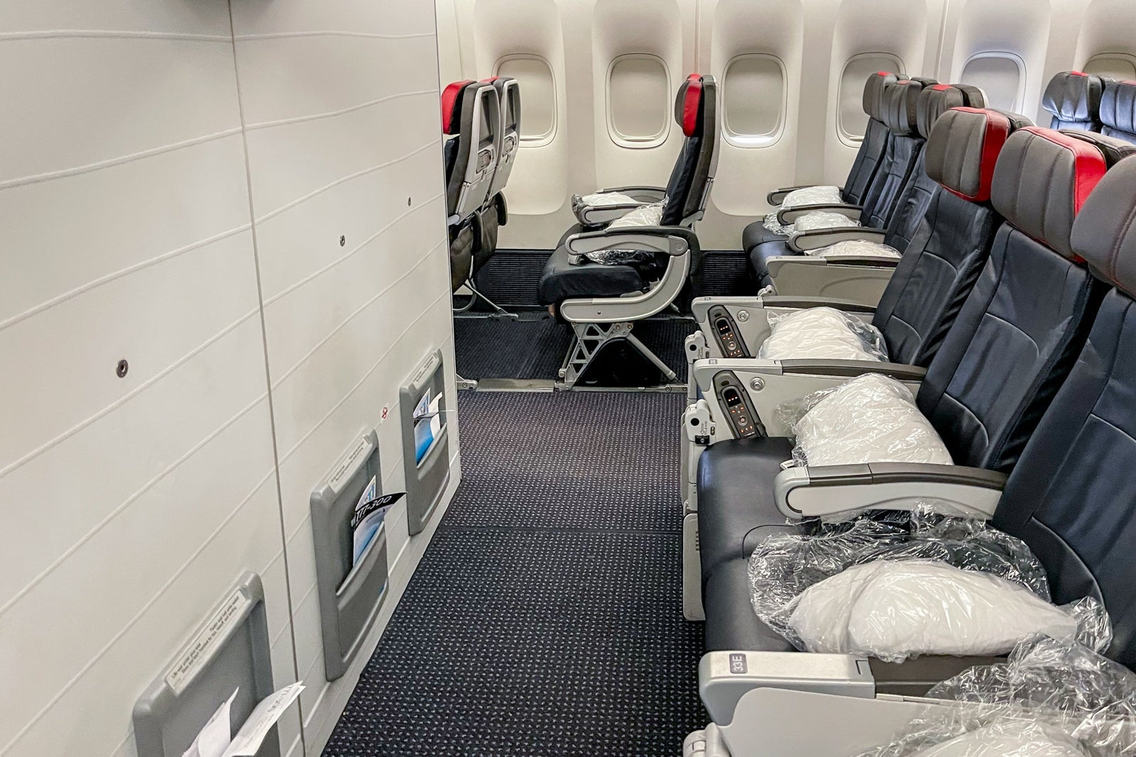 American Airlines Boeing 777-300ER bulkhead