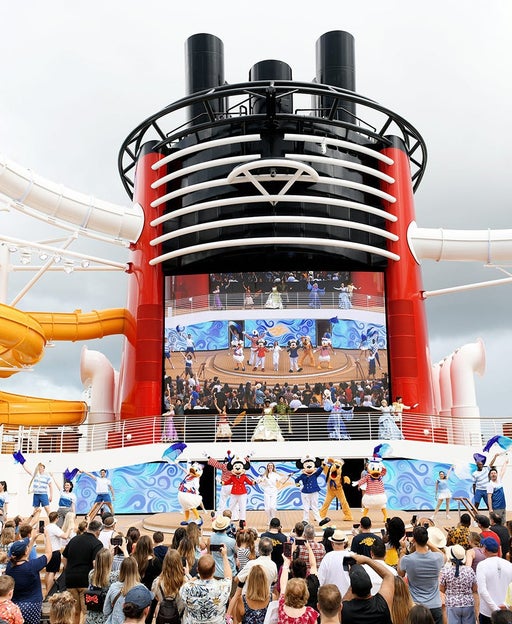 Disney Wish deck party