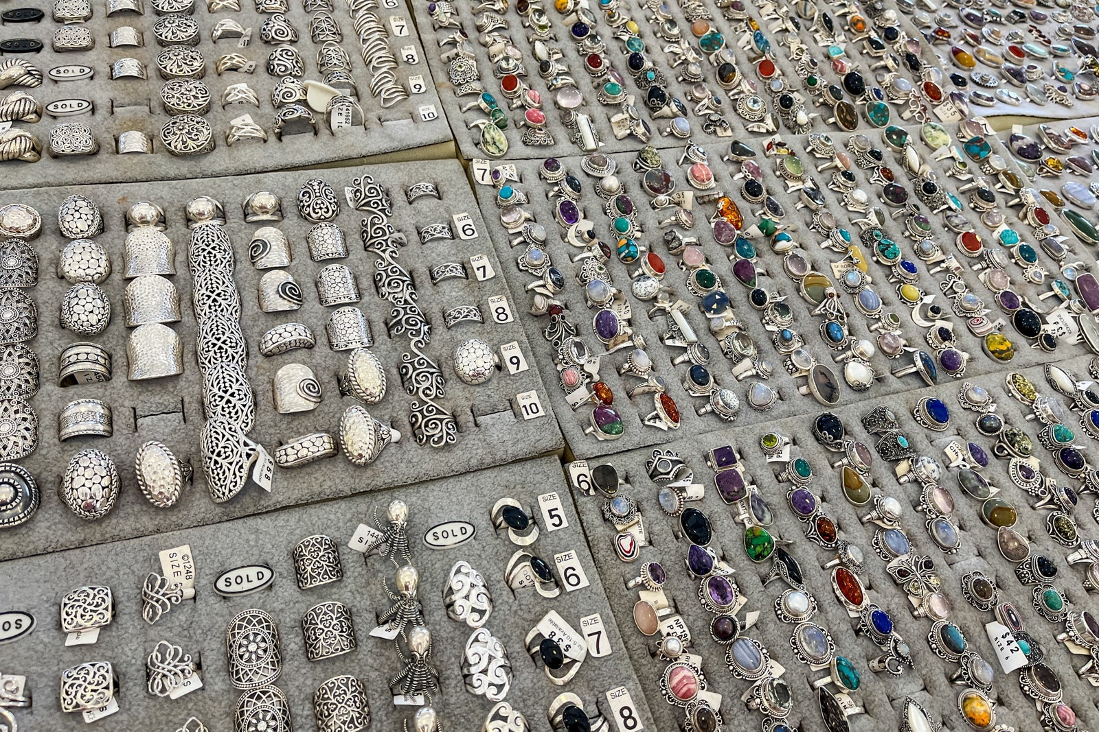 jewelry vendor at Charleston City Market