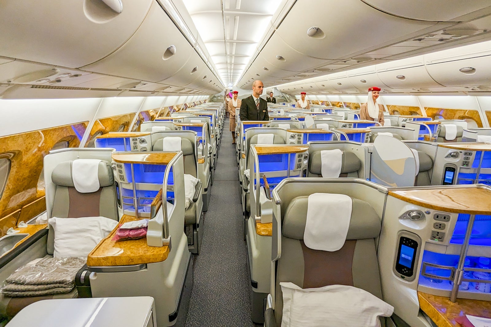 Best ways to earn airline miles: From online shopping to credit cards Emirates business class