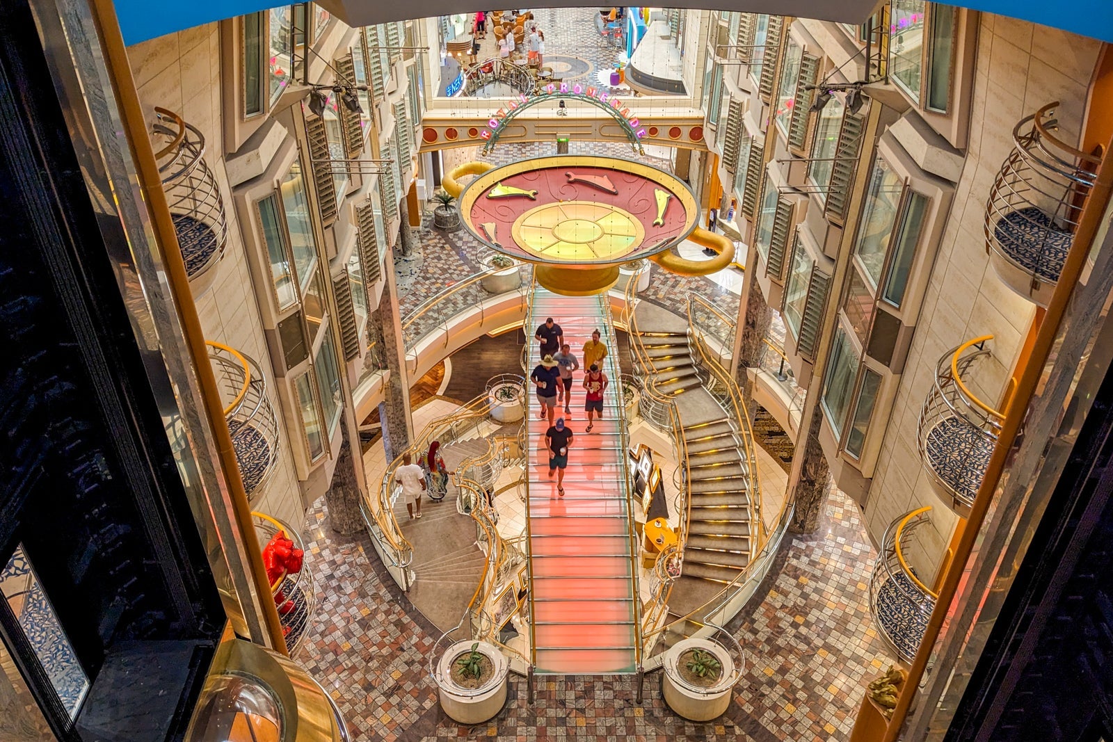 Royal Promenade on Independence of the Seas.