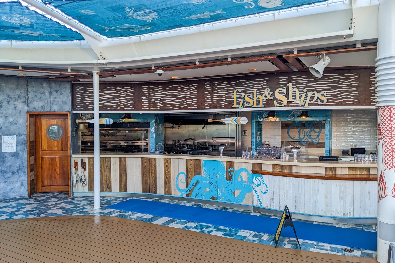 Fish & Ships on Independence of the Seas.