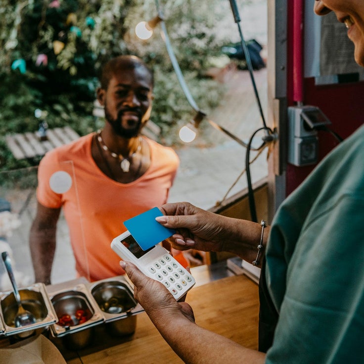 Chase Sapphire Preferred vs. Amex Gold: Which mid-tier favorite is right for you?