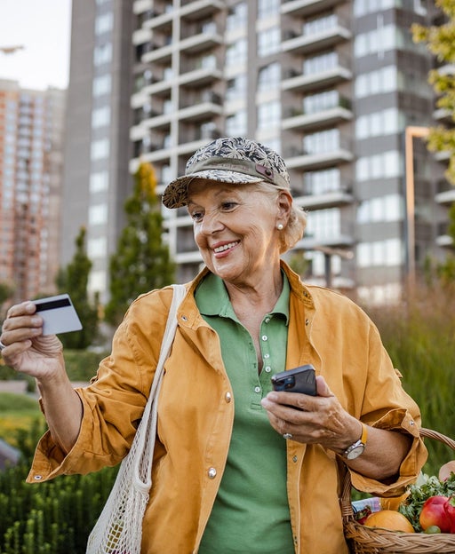 woman using credit card