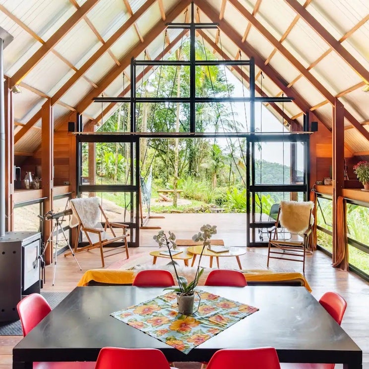 Booking an Airbnb or Vrbo? Here’s how to earn extra airline rewards