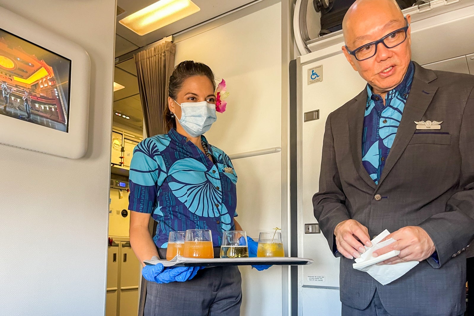 Hawaiian Airlines first class pre-departure beverage service