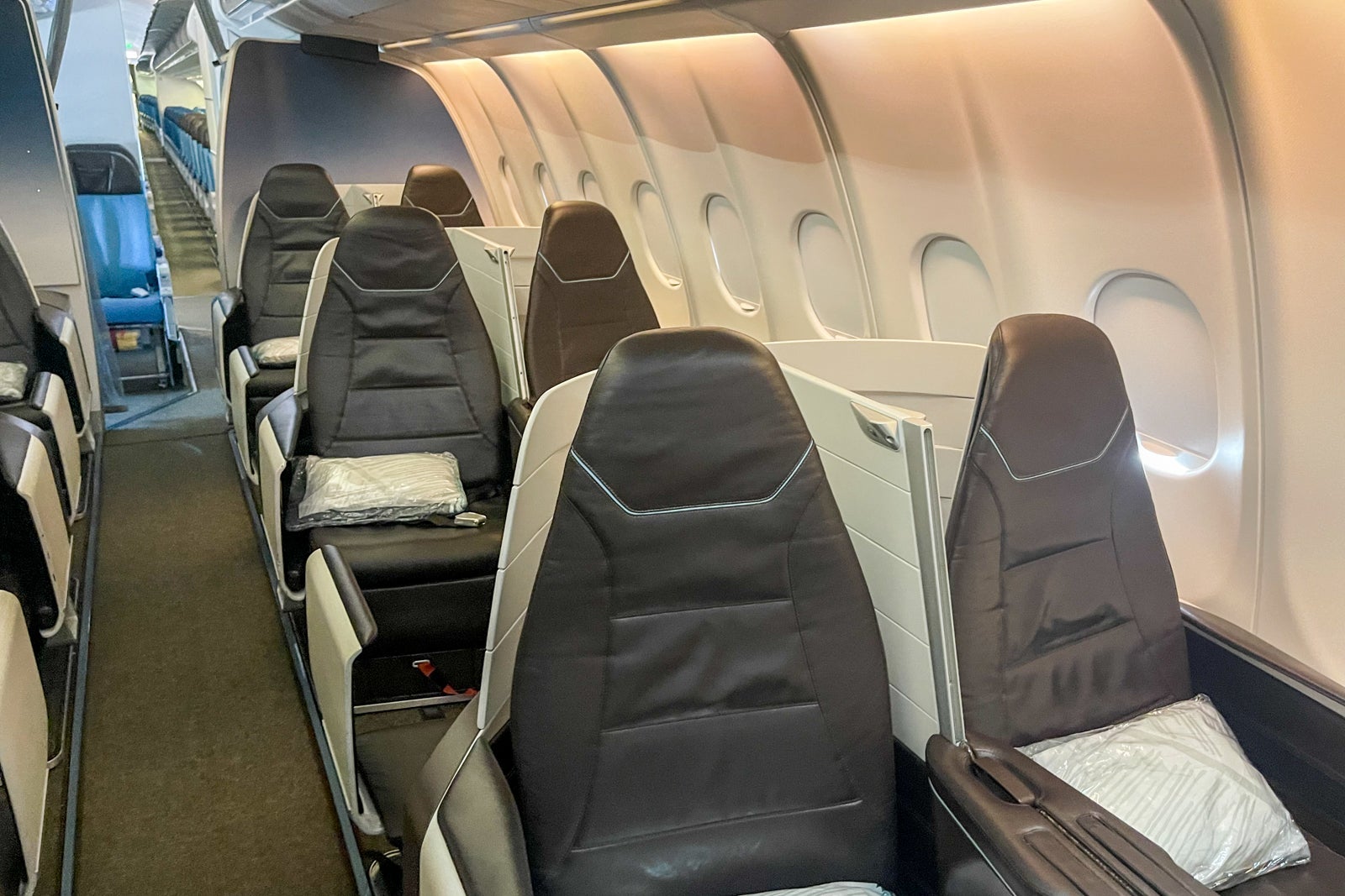 A/B seats on Hawaiian Airlines A330