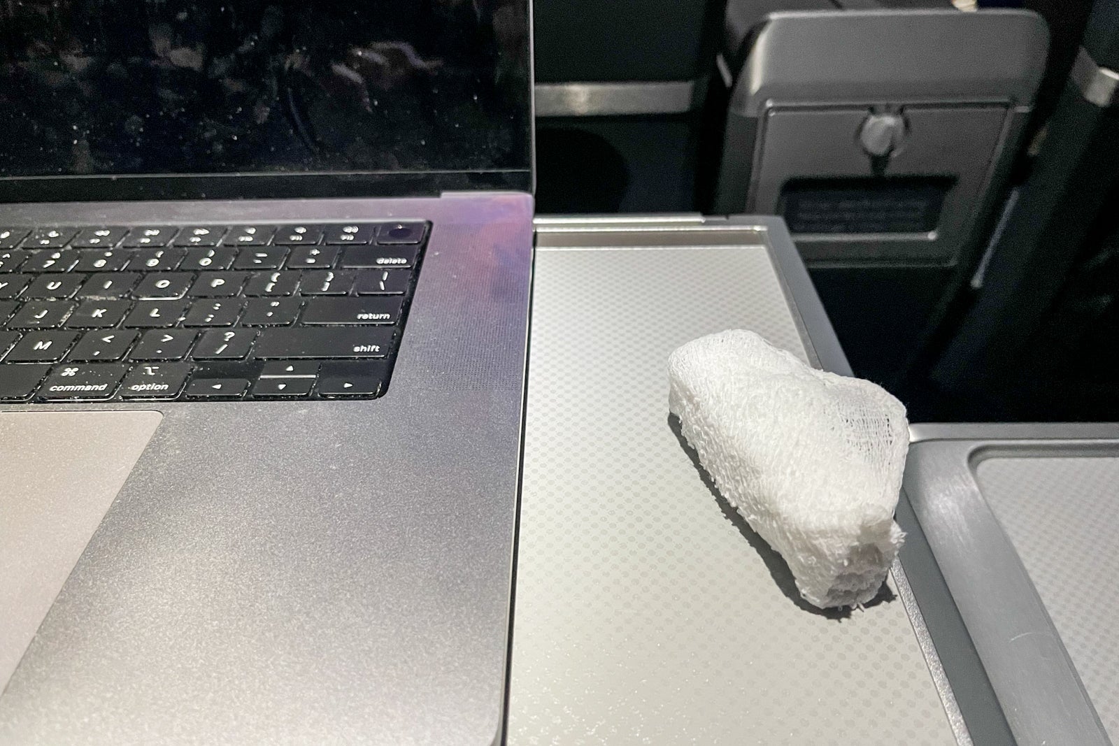 Hot towel service American Airlines