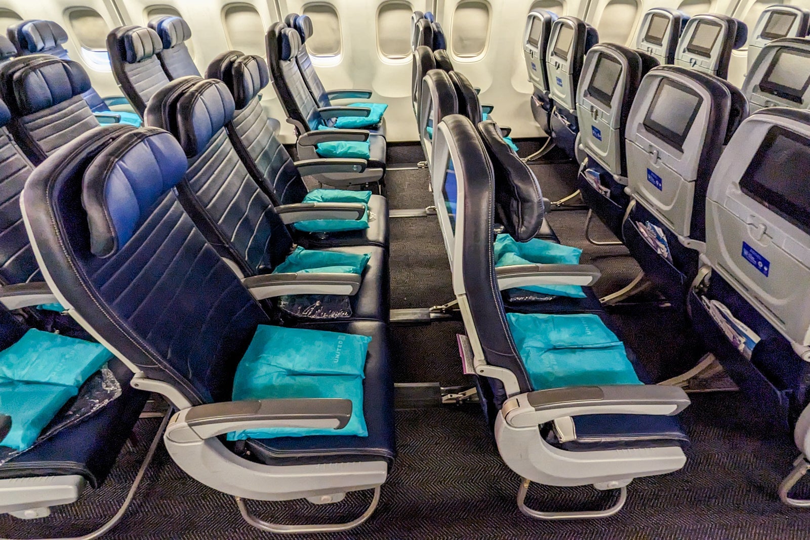 United economy flight