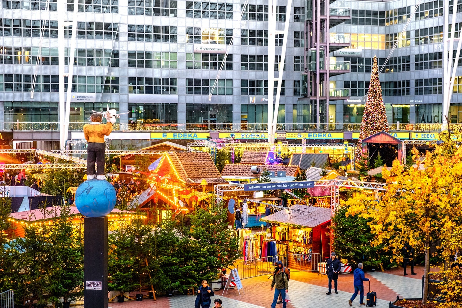 Christmas market in Munich Airport