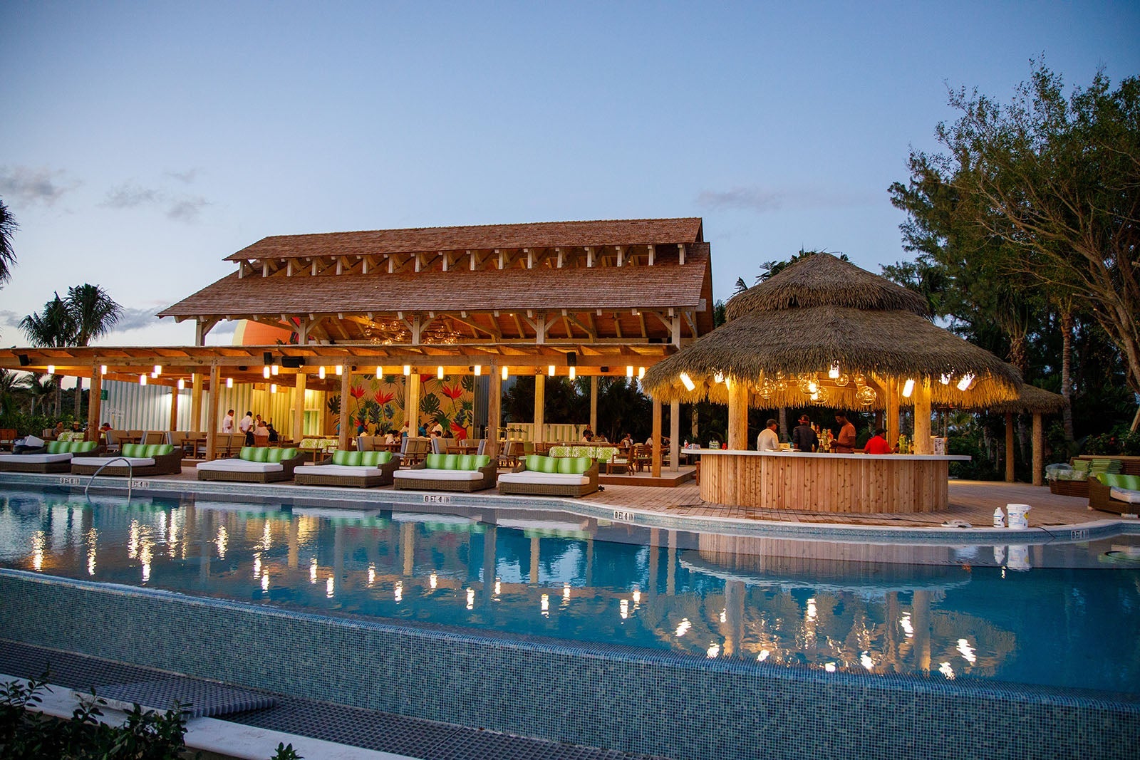 Clubhouse and infinity pool at Coco Beach Club