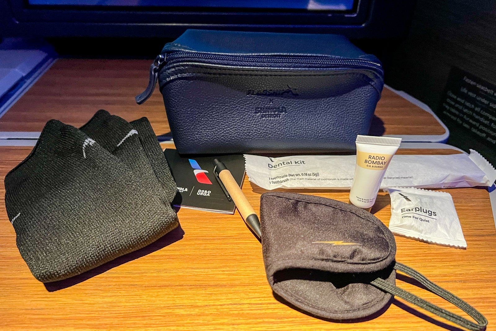 Business-class cabin amenity kit