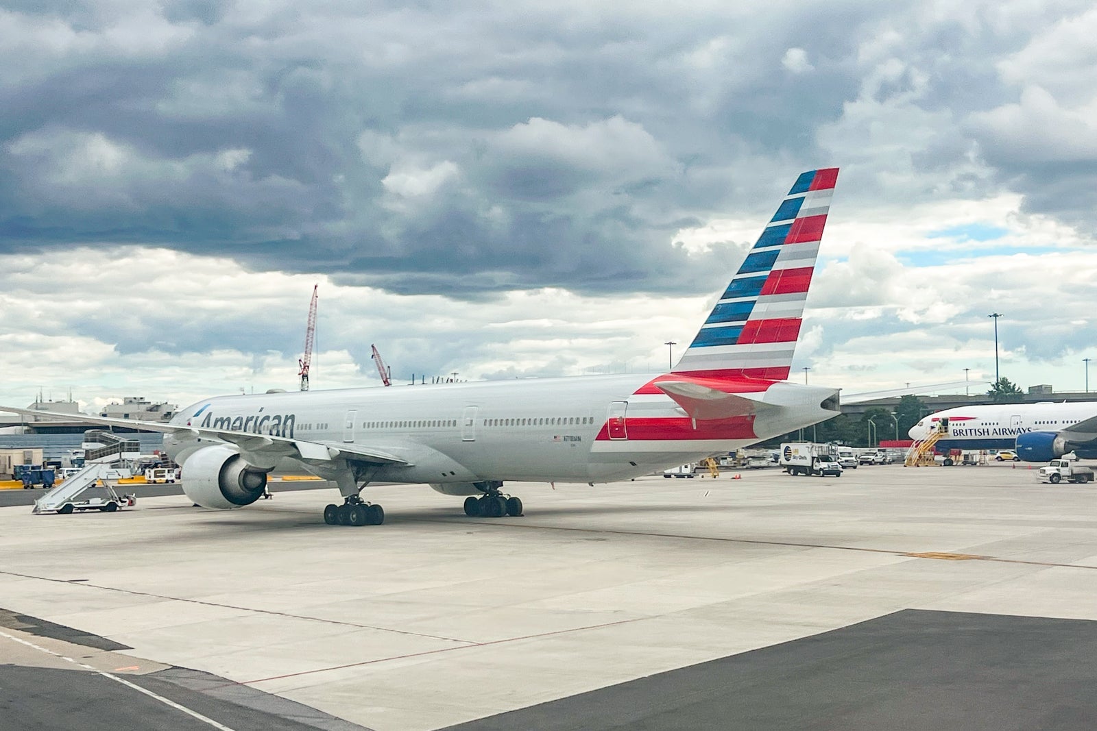 american airlines plane