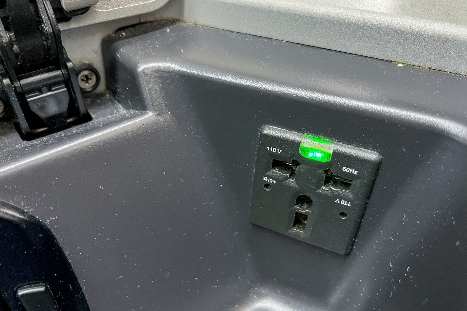 Business-class cabin USB