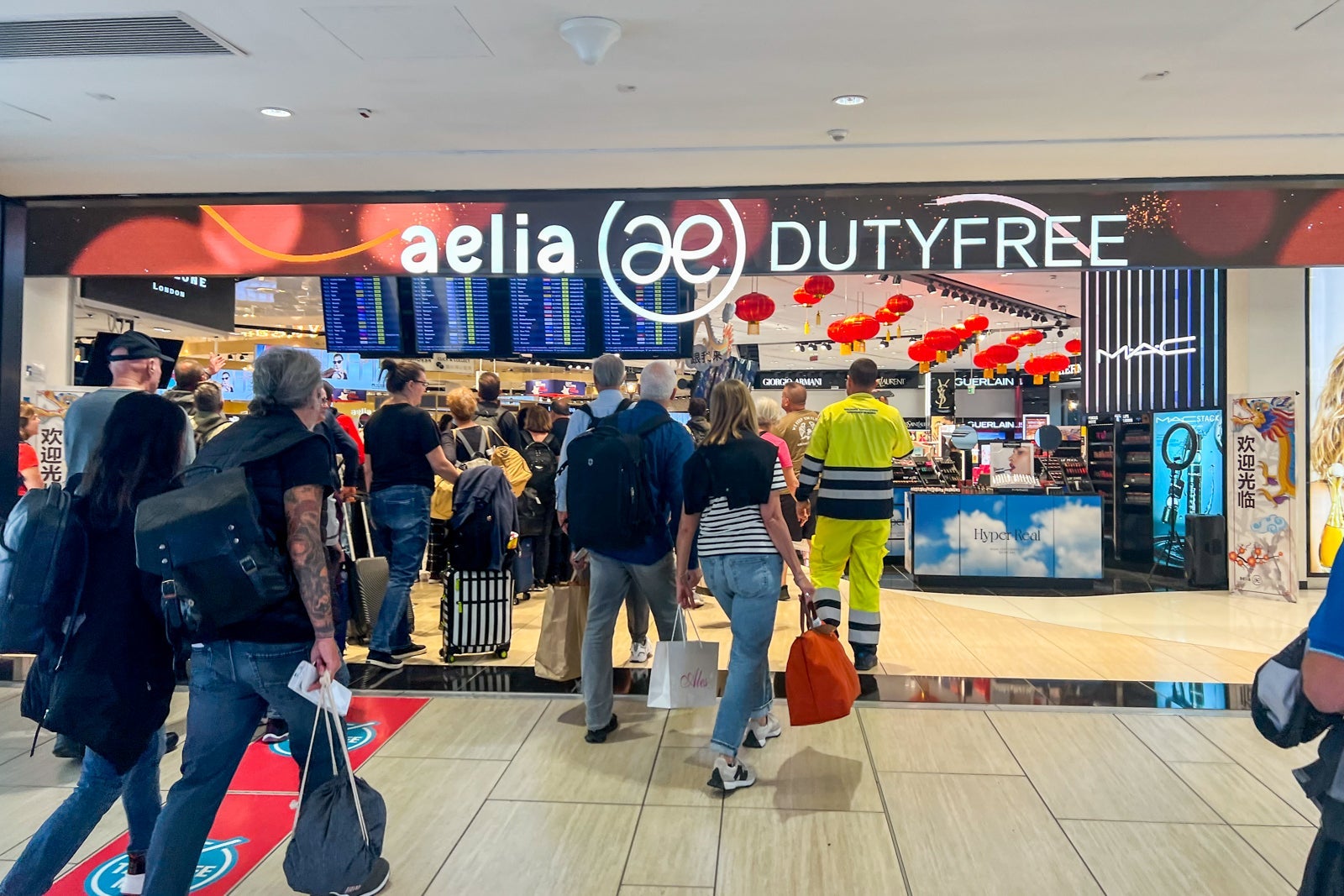 lines at Rome airport