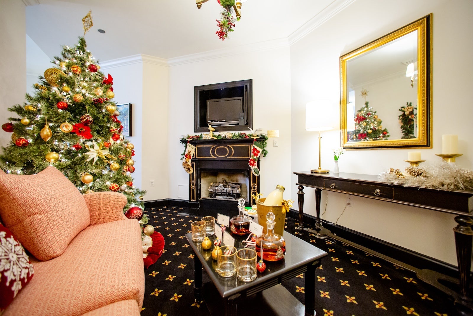 French Quarter Inn Sleigh Bell Suite