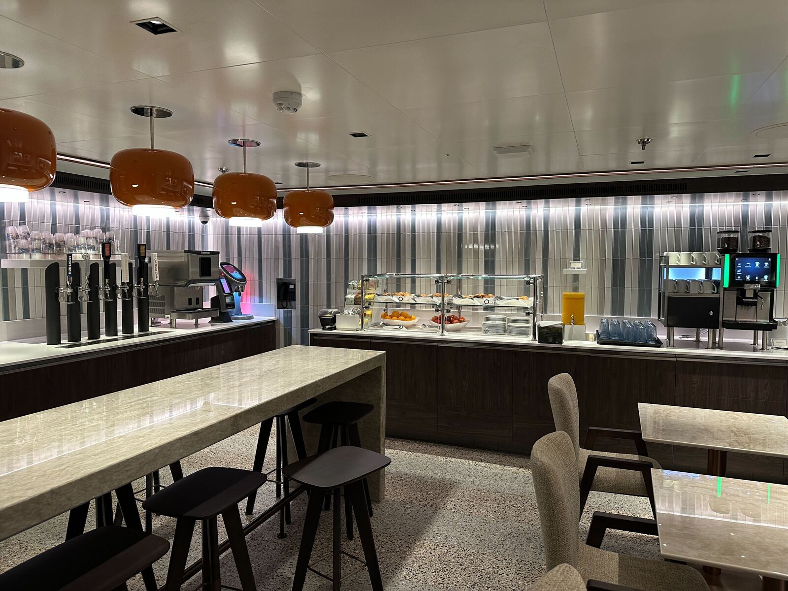 Lounge for solo cruisers on Norwegian Viva